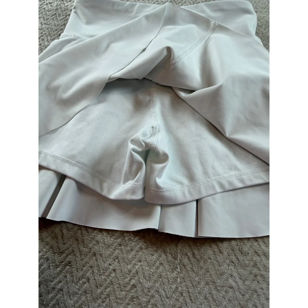 Old Navy Active Girls White Powersoft Go-Dry Cool Athletic Skort Size L 10-12